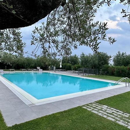 Villa Athena Charme Манерба-дель-Гарда Экстерьер фото