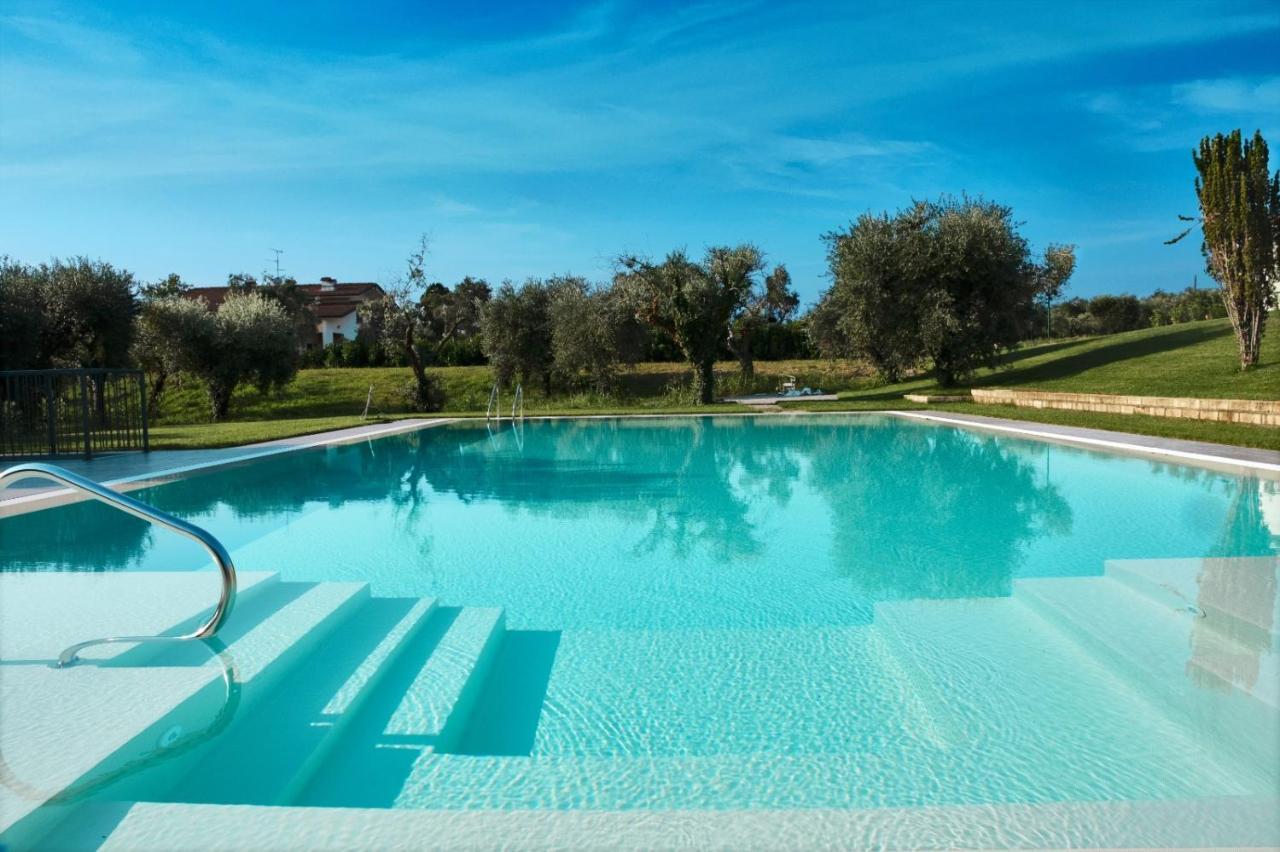 Villa Athena Charme Манерба-дель-Гарда Экстерьер фото