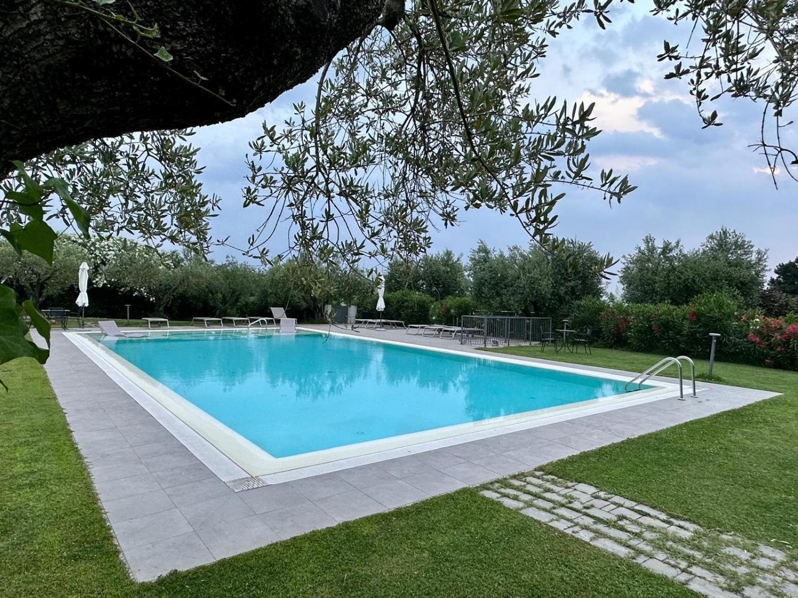 Villa Athena Charme Манерба-дель-Гарда Экстерьер фото