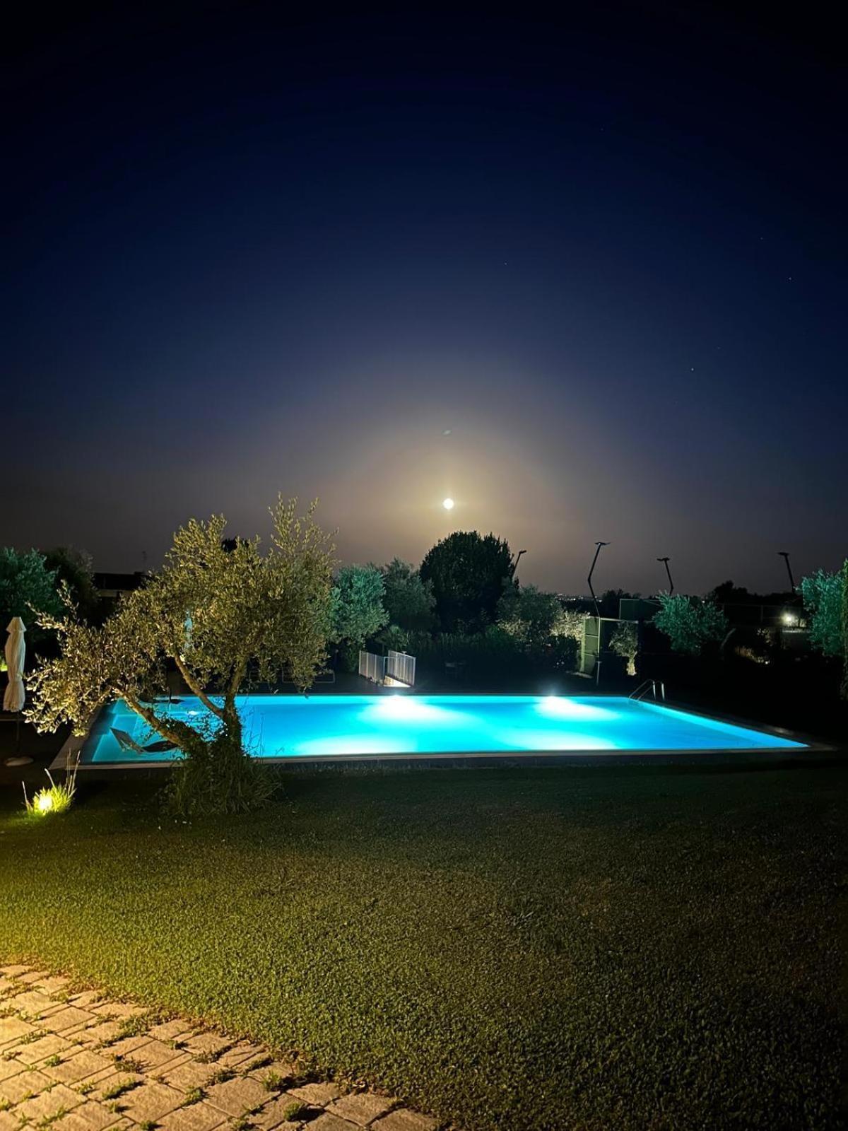 Villa Athena Charme Манерба-дель-Гарда Экстерьер фото