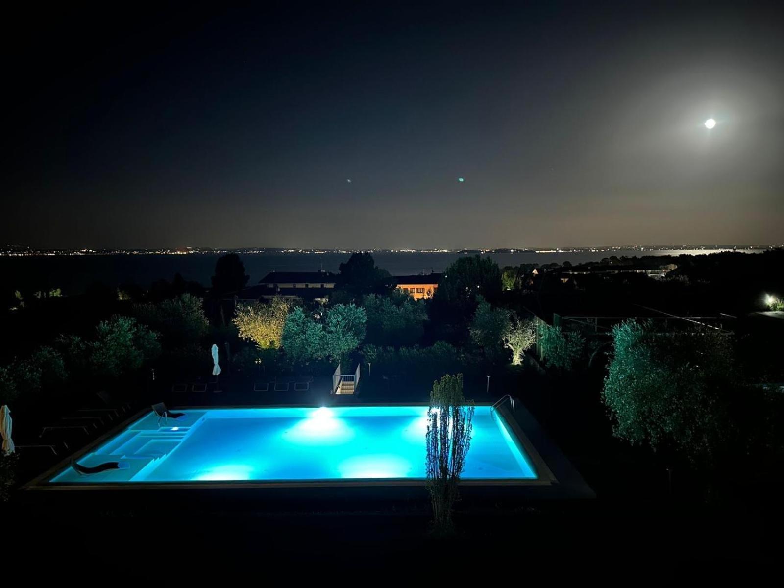Villa Athena Charme Манерба-дель-Гарда Экстерьер фото